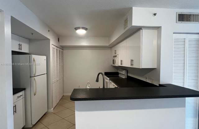 9650 Northwest 2nd Street - 9650 Northwest 2nd Street, Pembroke Pines, FL 33024