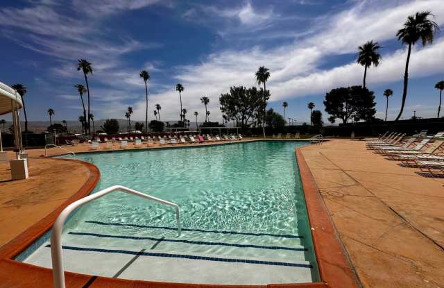 AVAILABLE NOW!! 2 Bed 2 Bath Home in Thousand Palms! 55+ Community photos photos