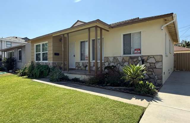 LAKEWOOD---  STEPS TO HEARTWELL PARK!  3BR/1BA $3975mo photos photos