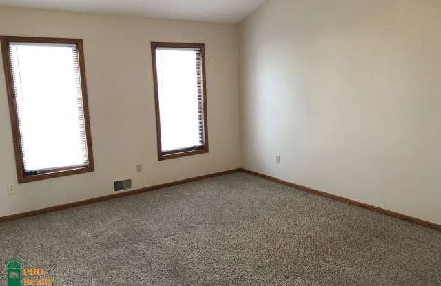740 Spring Hill Circle Gallery 4