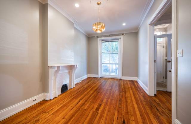 5 Bedroom Townhouse in Spruce Hill Gallery 4