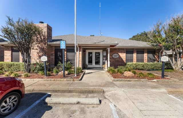 Regal Crossing Apartments Gallery 3