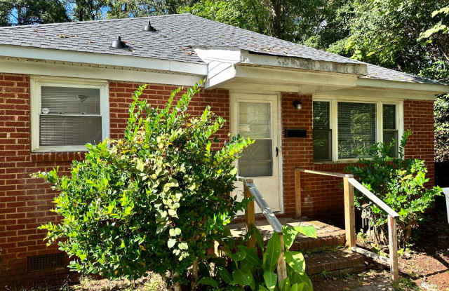 2 Bedroom Duplex in Enderly Park - 1516 Effingham Road, Charlotte, NC 28208