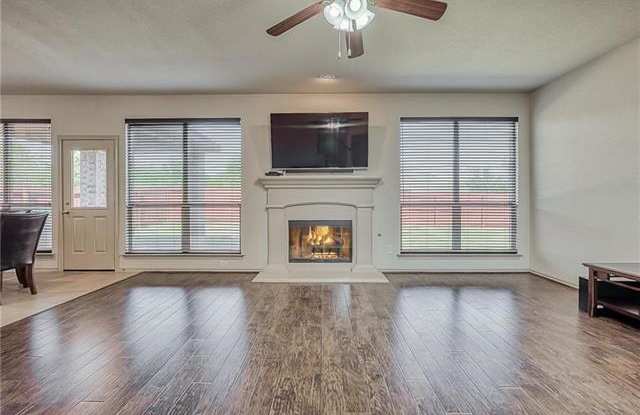 5420 Thornbush Drive Gallery 4