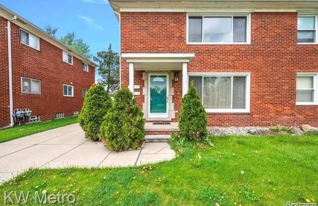 2180 Vernier Road - 2180 Vernier Road, Grosse Pointe Woods, MI 48236