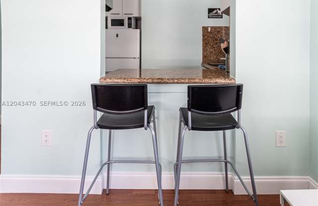 1460 Ocean Dr Gallery 3