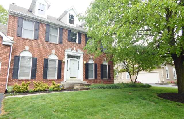 104 COUNTRY CLUB DR Gallery 2
