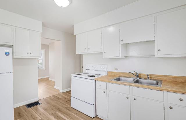 Newly Renovated - 3 Bed, 1.5 Bath Single-Family Home w/ Garage!! photos photos Newly Renovated - 3 Bed, 1.5 Bath Single-Family Home w/ Garage!! photos photos
