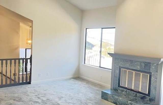 Spacious 3BR|2.5BA Home in the heart of Brisbane photos photos