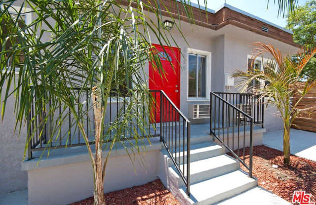 1264 N Westmoreland Ave photos photos