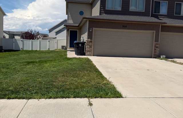 Beautiful 3 Bed 2.5 Bath 2 Car Garage photos photos
