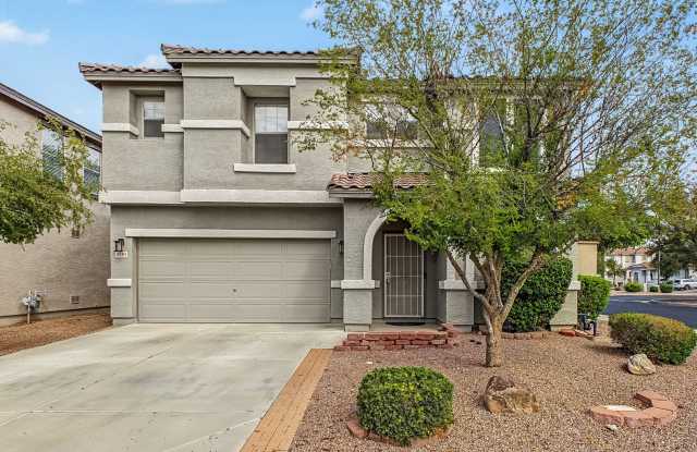 Beautiful 4 Bedroom Gilbert Home Gallery 1