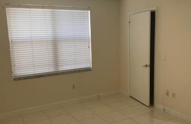 4541 West McNab Road Gallery 4