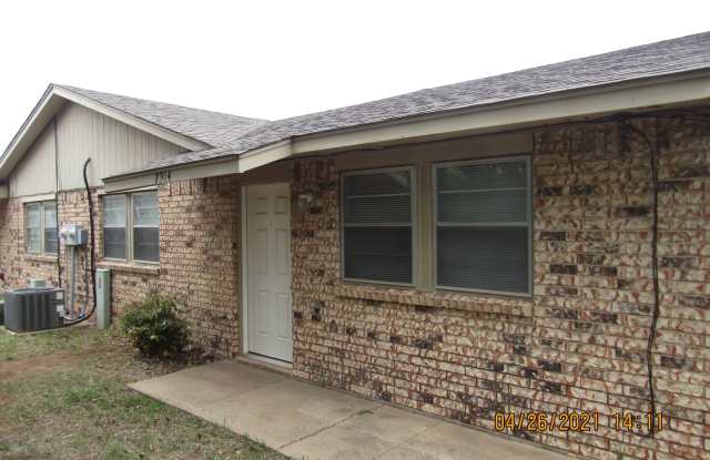 Great Condo located on the Westside of Lawton near Lawton Market Place Shopping Center - 7914 Northwest Crossland Circle, Lawton, OK 73505