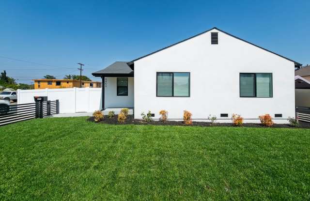 Tastefully Remodeled 4BR Home in North Hollywood! Gallery 3