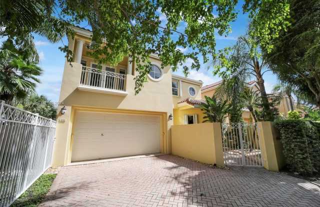 3693 NE 208th Ter photos photos