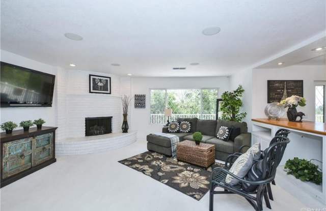 142 Crescent Glen Drive Gallery 2