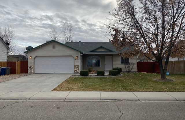 3bed, 2bath, 1,329 sq.ft. home - North Nampa (Bonus room) - 7167 East Canterbury Lane, Nampa, ID 83687