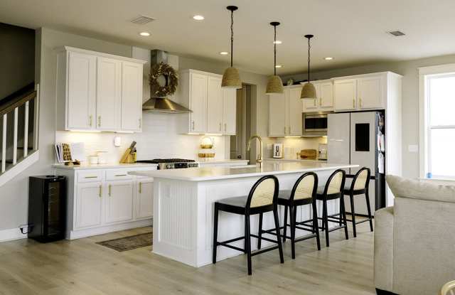 2301 Warbler Street photos photos
