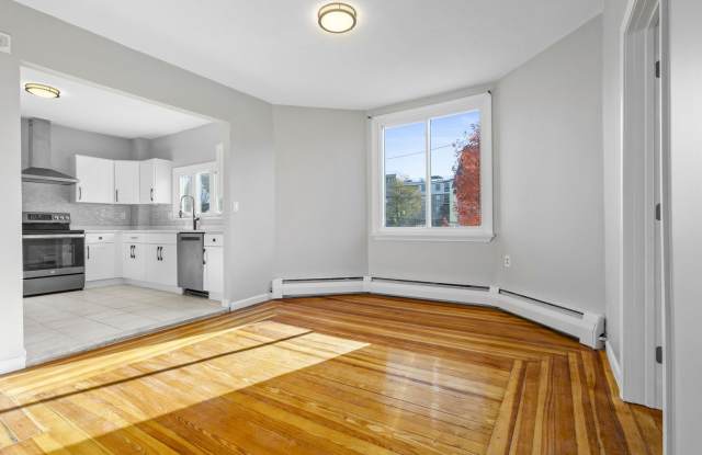 Nice 5 bed in Medford Gallery 4