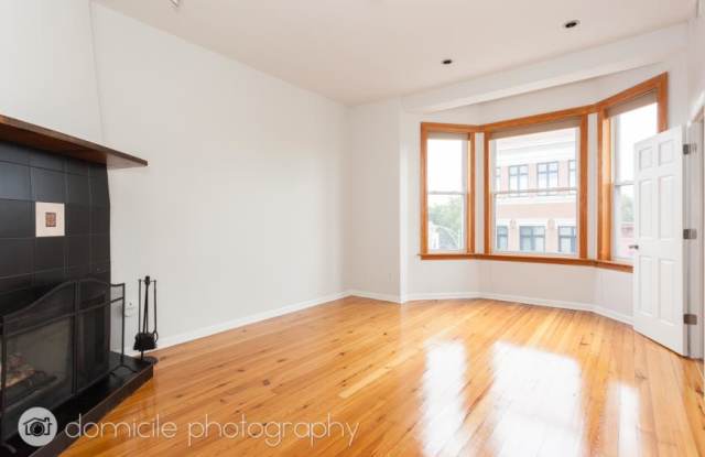 2204 Clybourn photos photos