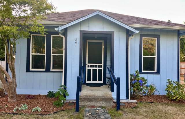 Charming 3-bedroom, 1-bath home in beautiful Bandon! photos photos