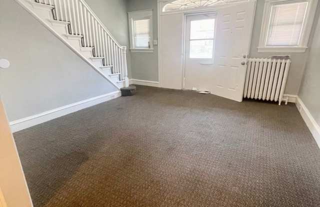 Lovely 3-Bedroom Townhouse in North Philadelphia! Available mid-November! Gallery 4