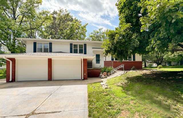 922 North 122nd Street - 922 North 122nd Street, Omaha, NE 68154