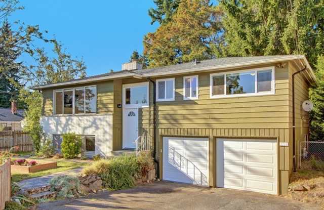 Seattle Northgate single family house 4 bed 2.5 bath photos photos