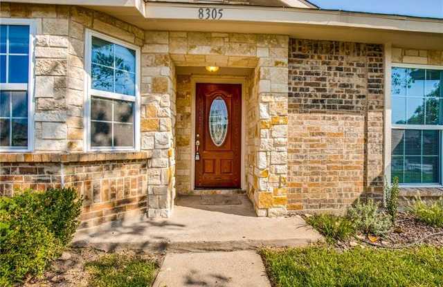 8305 Kensington Drive Gallery 3