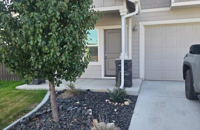 Beautiful 2 story home Gallery 3