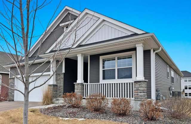 Sparkling, SPACIOUS Like-New Home with 3 Bedrooms on Main Level has Gigantic Family Room and Fireplace! Available Now. 6-Month lease photos photos
