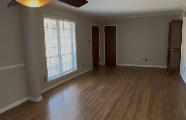 3611 NAYLOR Dr Gallery 2