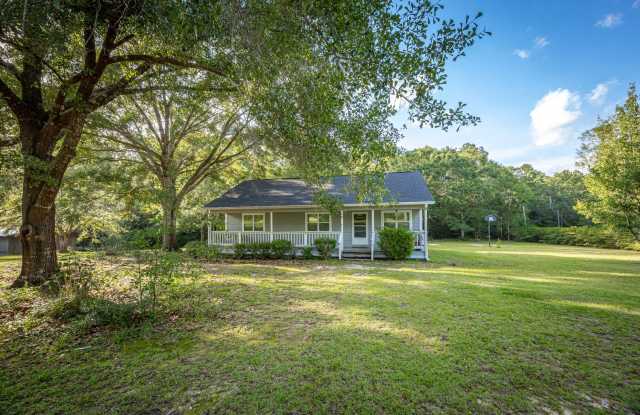Peaceful Country Living on 2.4 Acres in Saucier photos photos