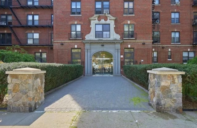 31 Ocean Parkway - 31 Ocean Parkway, Brooklyn, NY 11218