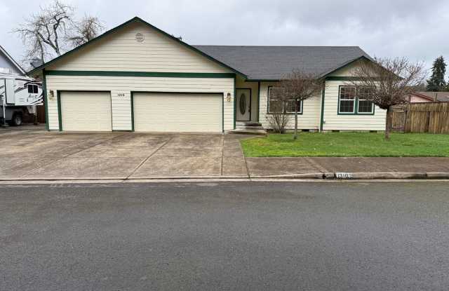 Beautiful 3 bedroom 2 bath house in Cottage Grove! photos photos