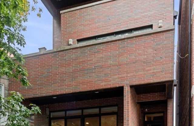 4842 N Damen Avenue Gallery 1