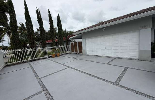 15821 SW 141st Ct Gallery 2