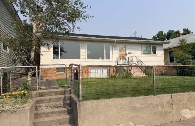 205 East Chinook Street Gallery 1