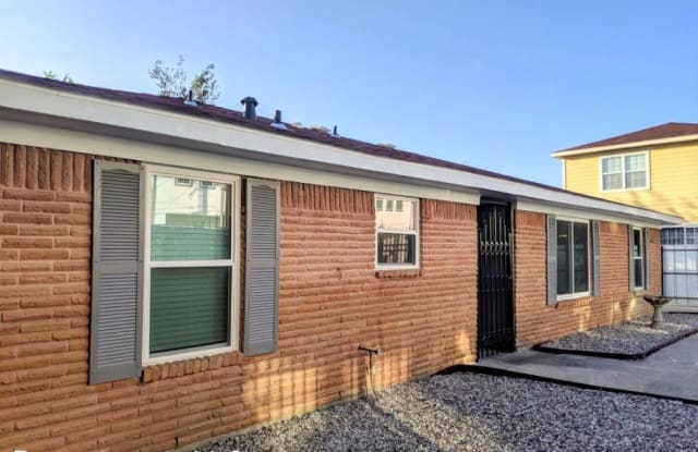 415 N Live Oak St. - 415 North Live Oak Street, Houston, TX 77003