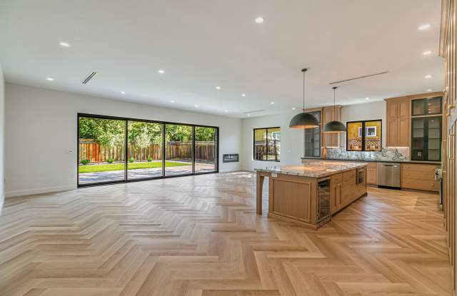 Stunning 4 Bedroom Saratoga Home photos photos