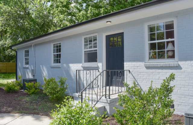 Beautiful 2 bedroom duplex in downtown Raleigh Available NOW! Gallery 3