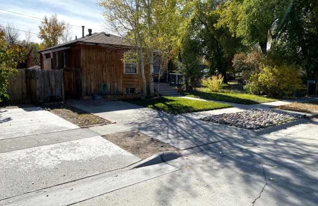 4 Bedroom 1.5 Bath House with Washer and Dryer and Fenced Back Yard photos photos