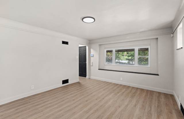 Freshly Renovated 5BR/3BA Single-Family Home – 3,000 Sq Ft of Space! Gallery 4