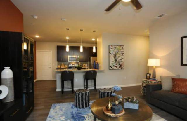15535 Vance Jackson Rd Gallery 1