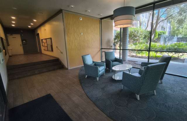 STUNNING TOP FLOOR 1BD/1BA APARTMENT IN WALNUT CREEK CA!!!! Gallery 1