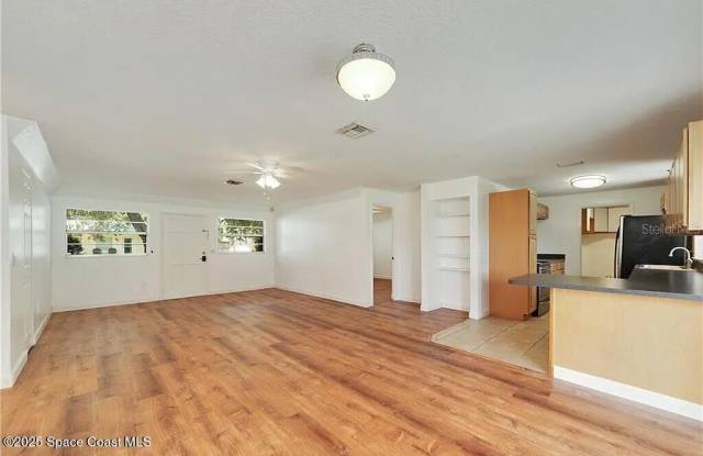 2080 Lucille Lane Gallery 2