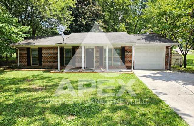 NICELY UPDATED - 3 Bd - 2 Ba Single Family Home w/1-Car Garage in West Knoxville! - 4904 Cain Road, Knoxville, TN 37921