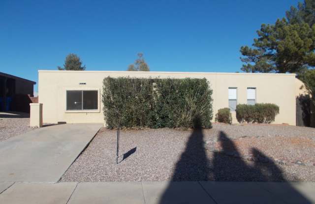 4 bedroom available Gallery 1