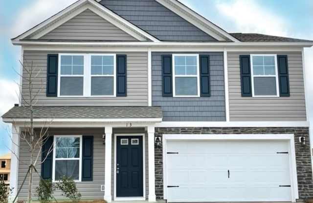 5 BEDROOM HOME WITH LOFT! COMMUNITY POOL - 13 Arizona Court, Kershaw County, SC 29045